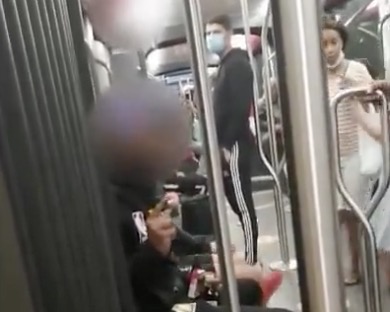 Dans le métro, une journaliste sud-coréenne se fait insulter par un raciste (Nice)