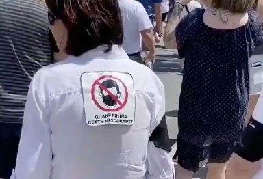 Facepalm : des québécois manifestent contre le port du masque