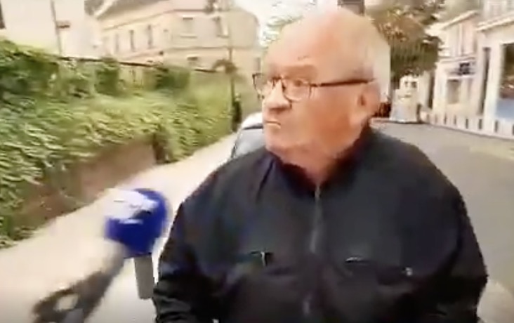 Un vieil homme explique à BFMTV pourquoi il en a rien à foutre du masque