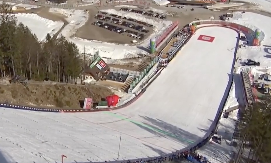 Grosse chute pendant un saut Ă ski (Daniel Andre Tande)