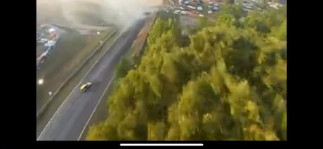 Je crois que le pilote du drone est encore plus impressionnant