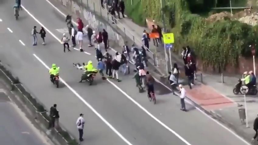 Police vs skaters (Colombie)