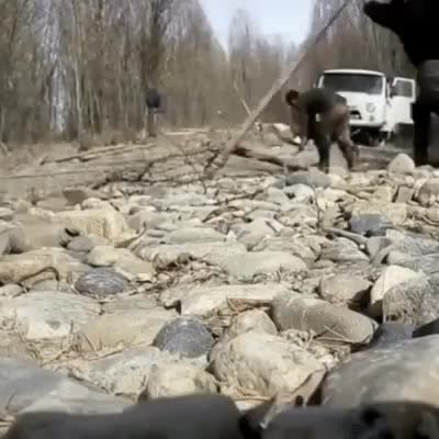 Dépanner une camionnette : à l'ancienne