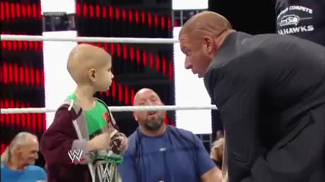 Un enfant atteint de cancer devient champion WWE