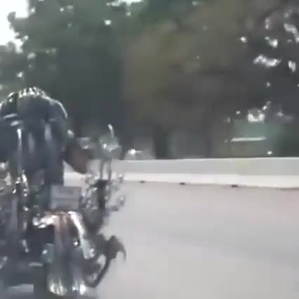 Conduire une moto : avec style