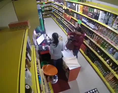 Un tremblement de terre dans un magasin d’alcool