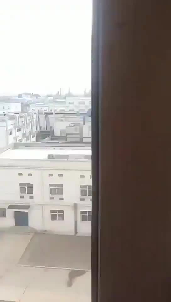 Ces ouvriers vont vite regretter de s'être mis à la fenêtre pour regarder une explosion (Chine)