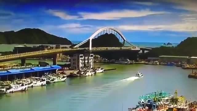 L’effondrement d’un pont à Taïwan