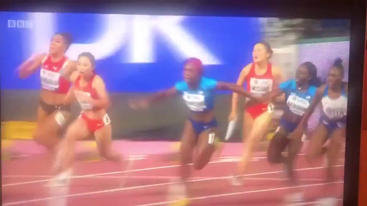 Des coureuses chinoises font demi-tour en plein relais