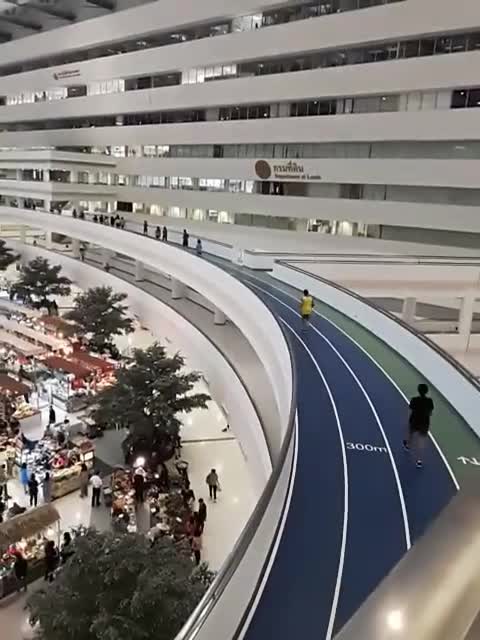 Une piste d’athlétisme à l'intérieur d'un complex gouvernemental (Thaïlande)