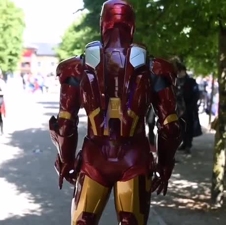 Impressionnant cosplay Iron Man