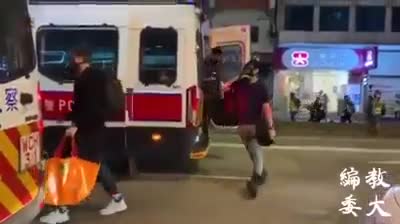 Les faux manifestants de la police hongkongaise