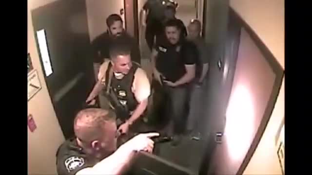 Une descente de police dans un hôtel pour retrouver une fille kidnappée