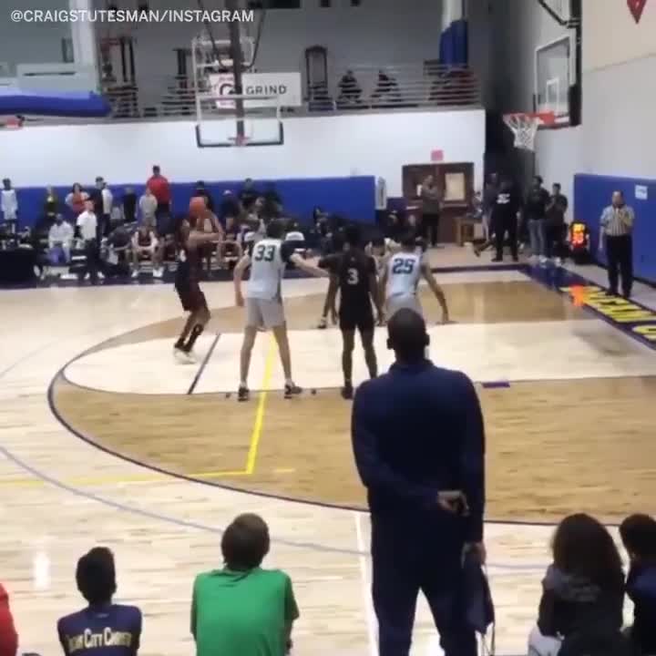 Un basketteur sauve son équipe avec un miracle