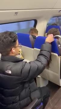 Comment poser son téléphone dans le train