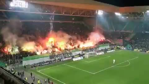 Le feu d'artifice des tribunes de Saint-Etienne - PSG