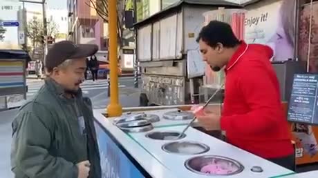 Le vendeur de glaces le plus surprenant au monde