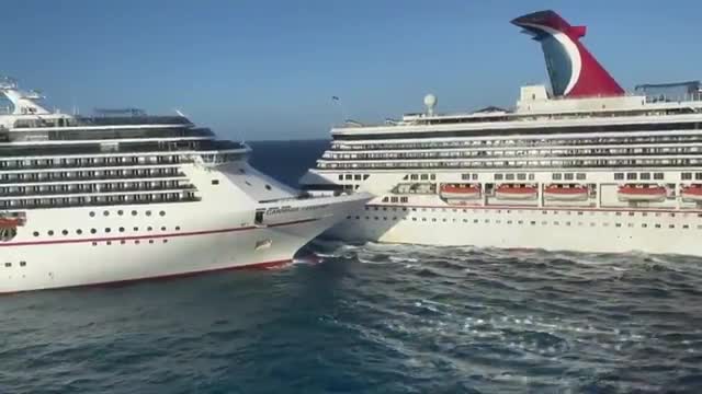 Collision entre deux navires de croisière (Cozumel)