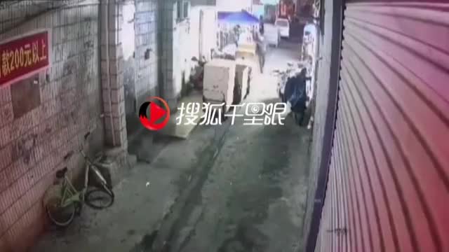 Les trottoirs sont dangereux en Chine