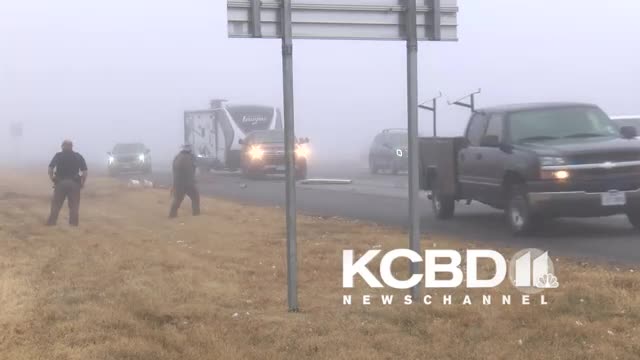 Un camion tombe sur le bord d'une route (Texas)