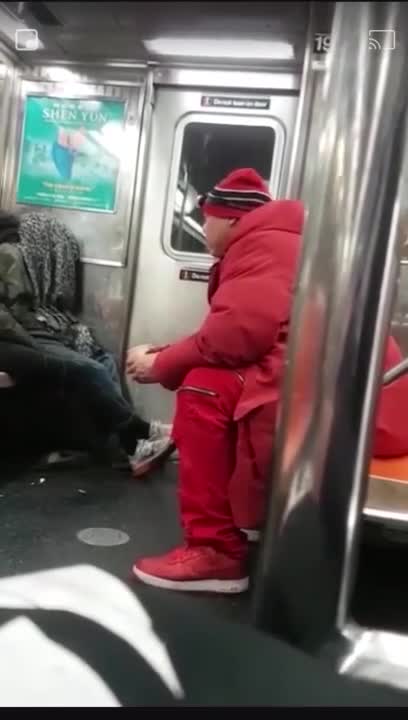 Il tente de kidnapper une femme endormie (métro de New York)