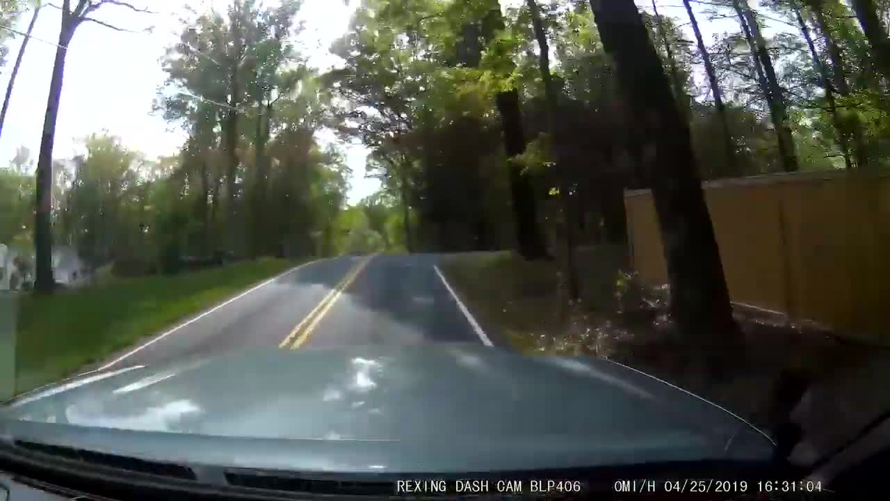 Un automobiliste frôle le drame sur le sommet d’une côte