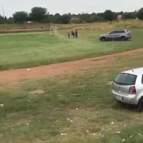 Un supporter tente de percuter l’arbitre avec sa voiture