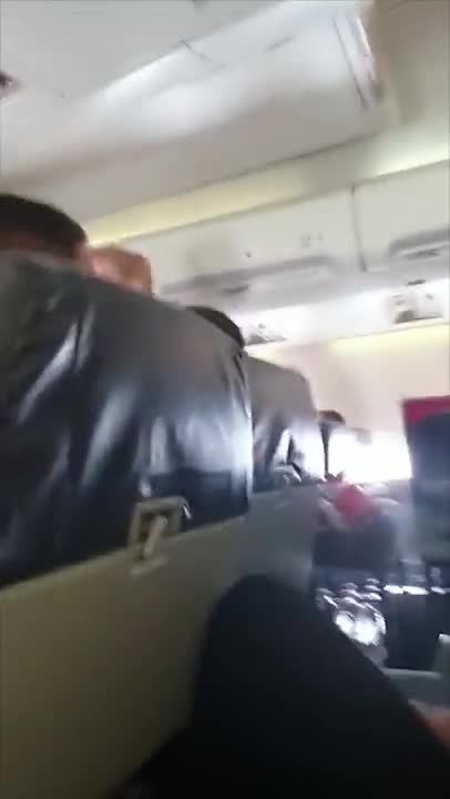 Terrifiantes turbulences dans un avion