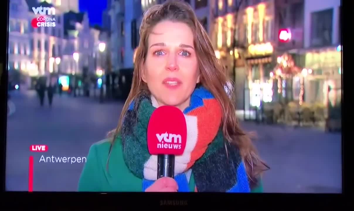 En plein coronavirus, une journaliste se fait embrasser par un passant (Belgique)