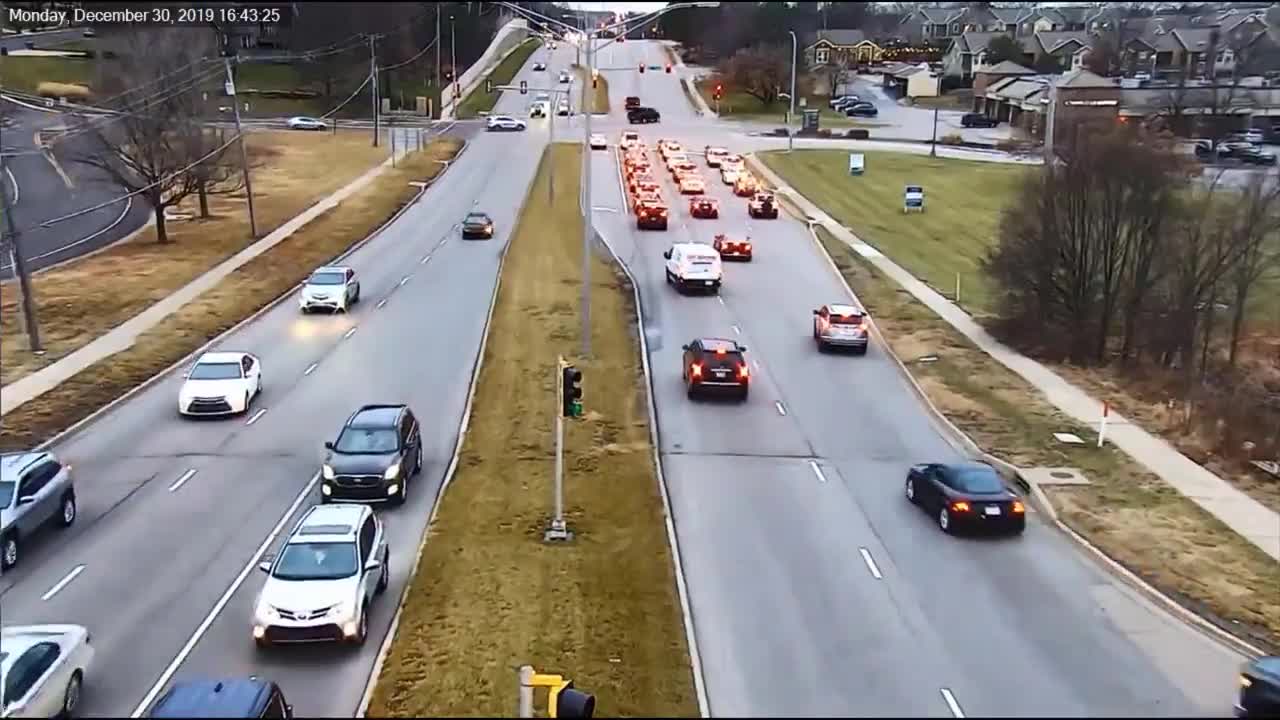 Un automobiliste dégomme un feu tricolore