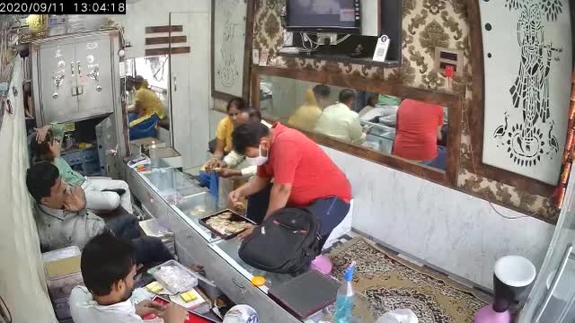 Des braqueurs se lavent les mains avant de passer Ă l'action (Inde)