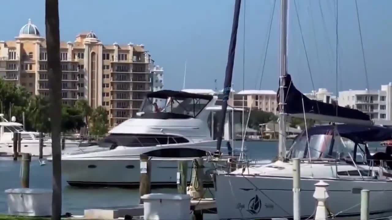 Régis a loué un Yatch