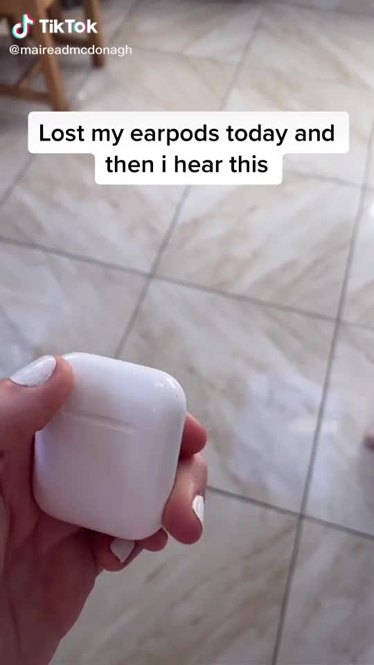 Une fille a perdu ses AirPods