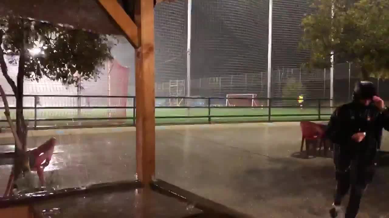 Ces footballeurs ont bien fait de ne pas jouer sous l'orage