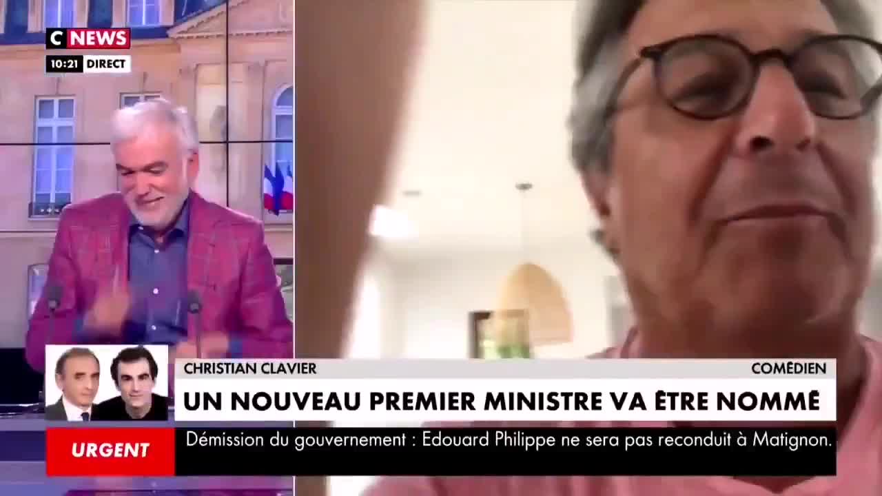 Quand Christian Clavier clashait Pascal Praud en plein direct dans sa propre émission