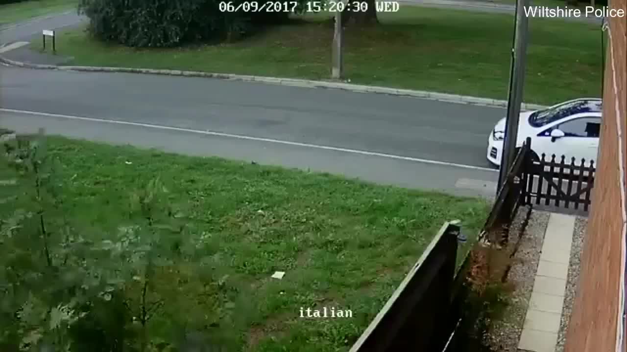 Ils volent un scooter et se plantent dans un poteau (Angleterre)
