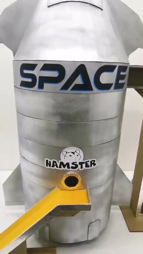 Fusée pour hamsters