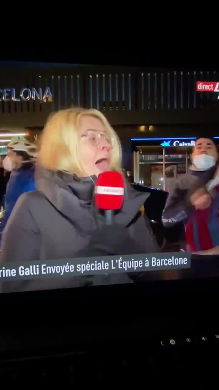 La journaliste Carine Galli perd son sang froid face Ă des supporters de Barcelone