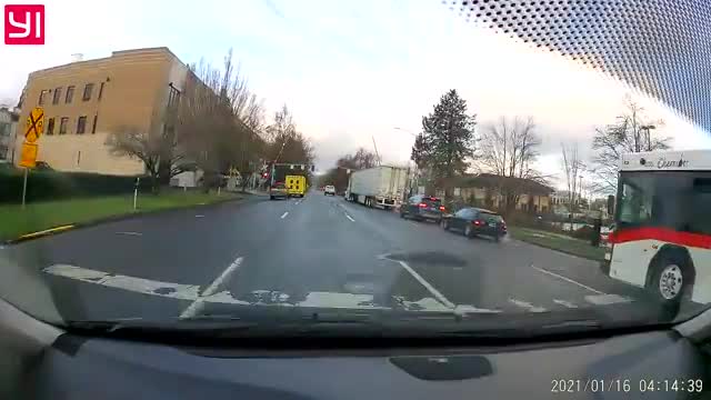 Un camion se fait renverser par un train (Oregon)