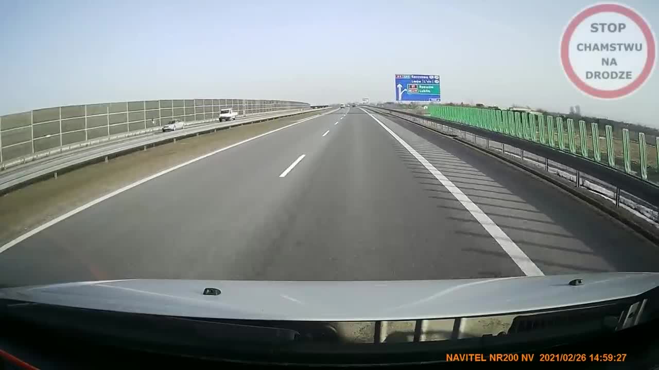 Des automobilistes font un barrage pour arrĂŞter un conducteur ivre (Pologne)