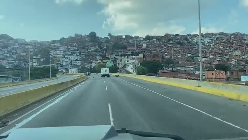 Des policiers se font attaquer par un cartel (Caracas)