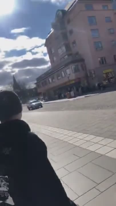 Course poursuite entre la police et un scooteriste (Suède)