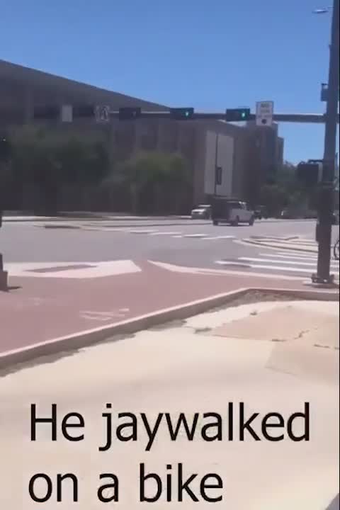 Un policier vit le plus grand moment de sa carrière face à un cycliste qui grille un feu rouge