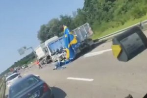 Des automobilistes profitent d'un accident entre deux camions pour voler leur marchandise (Mulhouse)