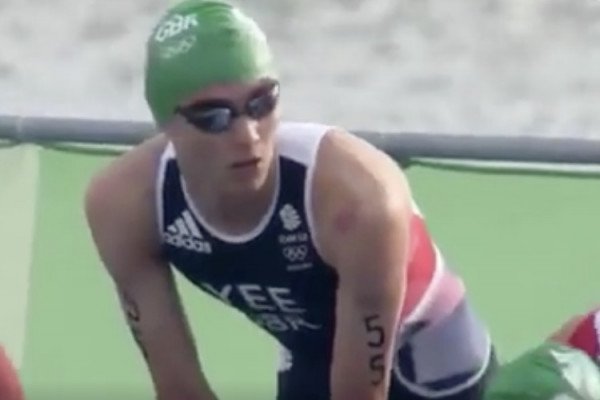 Un bateau fausse le départ du triathlon (Tokyo 2020)