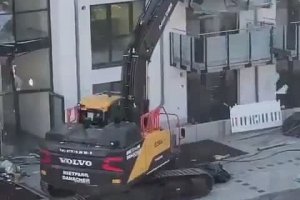 Suite à un impayé, un entrepreneur en bâtiment détruit les balcons d’un nouvel immeuble (Allemagne)