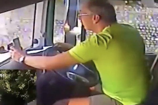 Un chauffeur de camion envoie un texto, la suite va lui couter très cher (Angleterre)