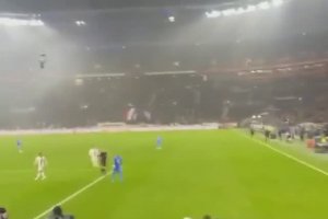 Dimitri Payet reçoit une bouteille d'eau sur la tête (vidéo)