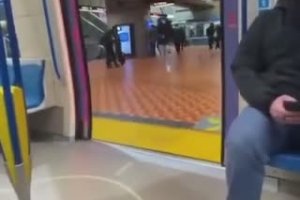 Comment s'endormir facilement dans le métro