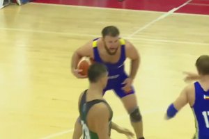 Rugball : rugby + lutte + basketball